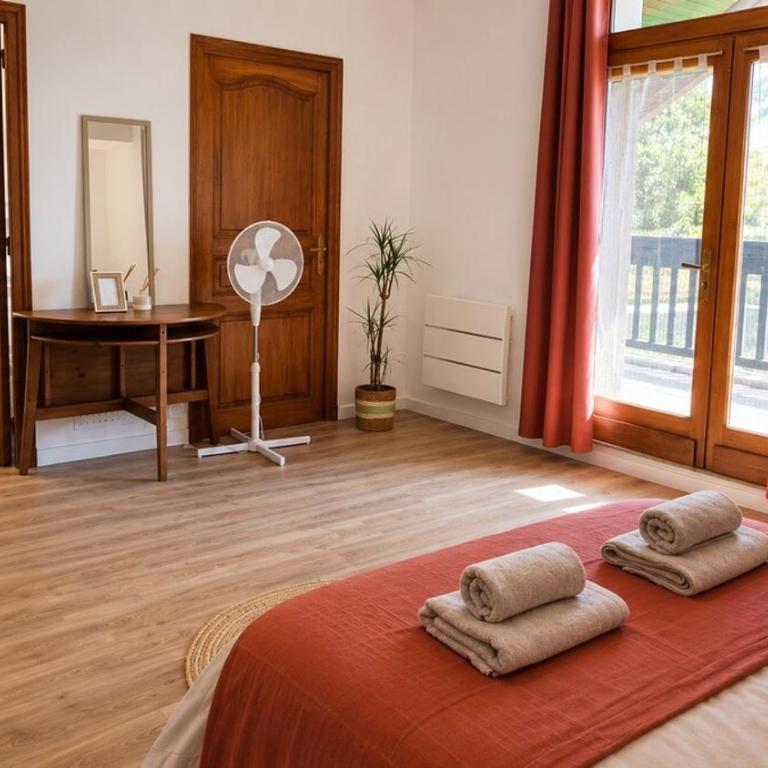 Large cozy lodge 2 bedrooms 2 bathrooms Terrace - Two-Bedroom House - 29