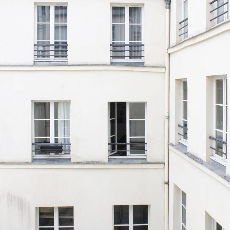 Spacious duplex in the heart of Paris - Appartement - 17