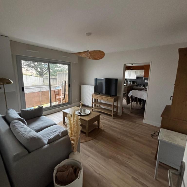 Mathis - One-Bedroom Apartment - 5