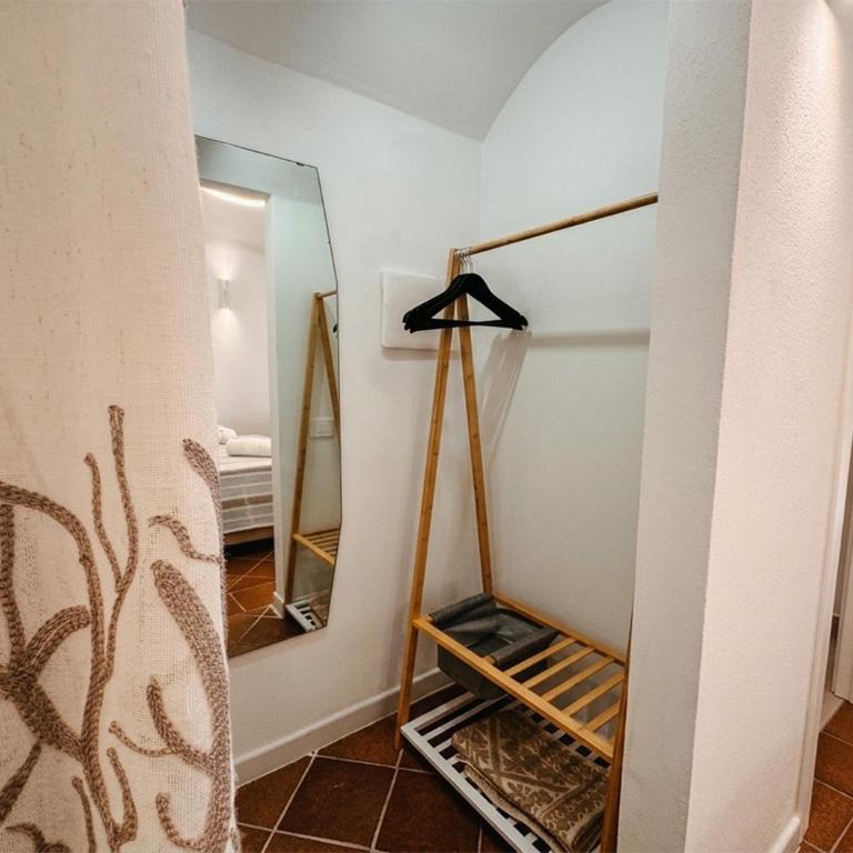 Isuleddu Room & Stairs - Camera Matrimoniale - 10