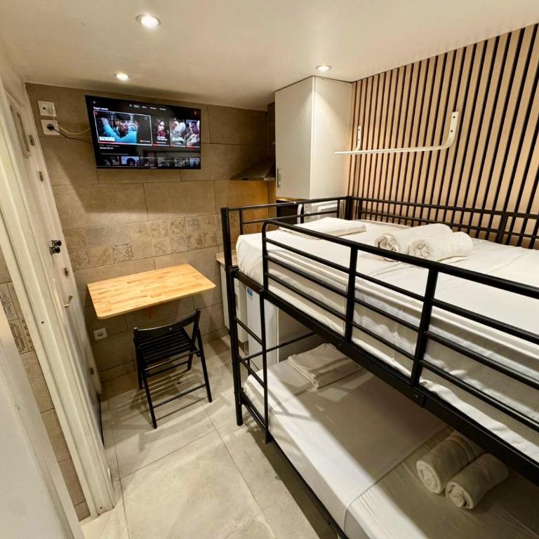 Nuevo Estudio con baño privado frente al metro BCN - Twin Room with Private Bathroom - 3