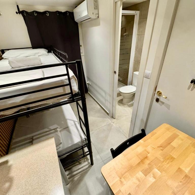 Nuevo Estudio con baño privado frente al metro BCN - Twin Room with Private Bathroom - 7