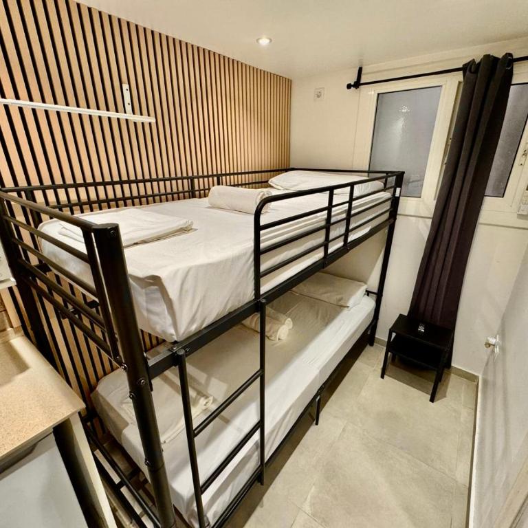Nuevo Estudio con baño privado frente al metro BCN - Twin Room with Private Bathroom - 2