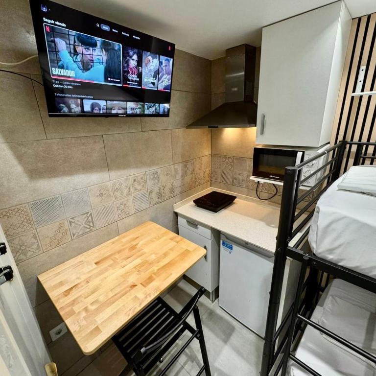Nuevo Estudio con baño privado frente al metro BCN - Twin Room with Private Bathroom - 5
