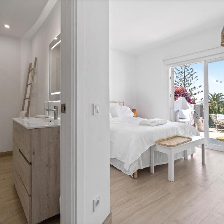 Las Pergolas - Three-Bedroom House - 32