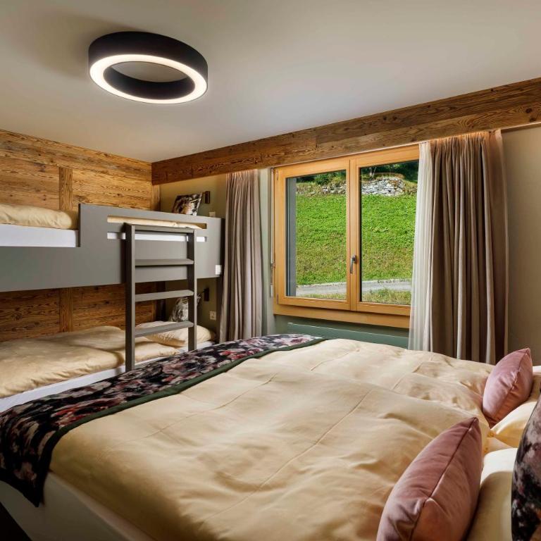 Eiger Mürren Swiss Quality Hotel - Unique Suite with 3 Bedrooms and Eiger mountain view - 9
