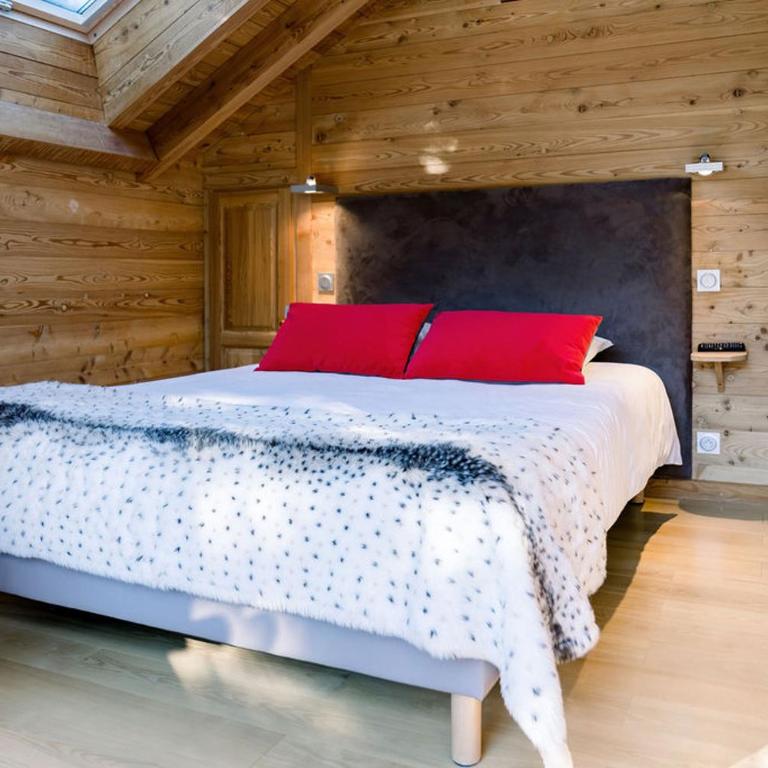 CHALET ANNAPURNA ET SON MAZOT, CHALETS D'HINOUKA SERRE CHEVALIER CHANTEMERLE 200 m des pistes - Chalet 3 Chambres - 13