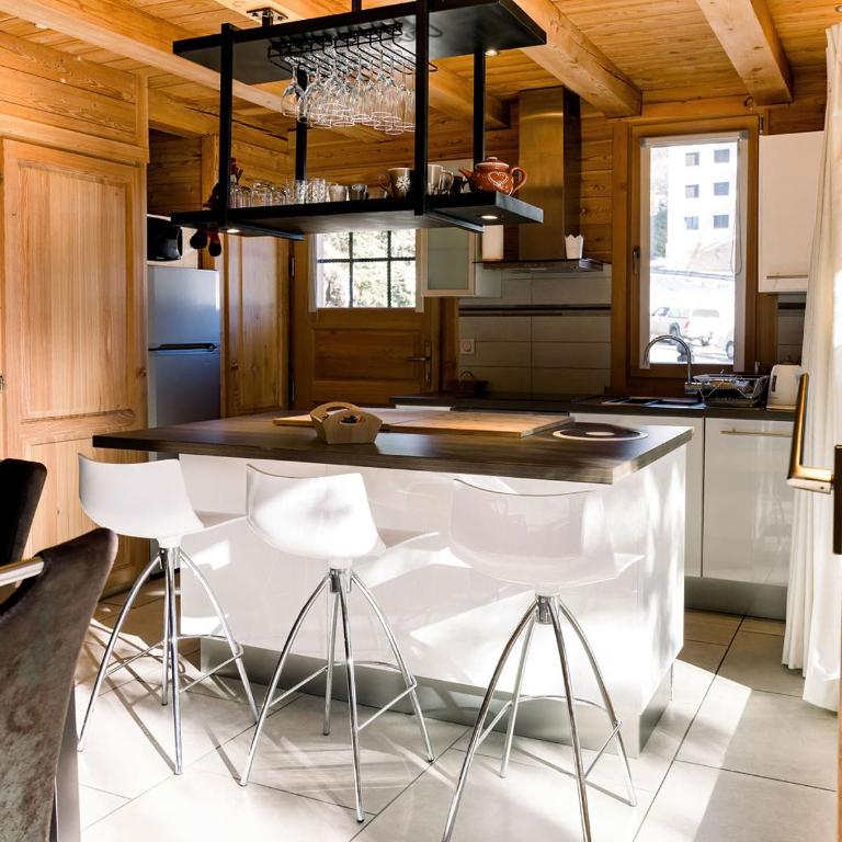 CHALET ANNAPURNA ET SON MAZOT, CHALETS D'HINOUKA SERRE CHEVALIER CHANTEMERLE 200 m des pistes - Chalet 3 Chambres - 3