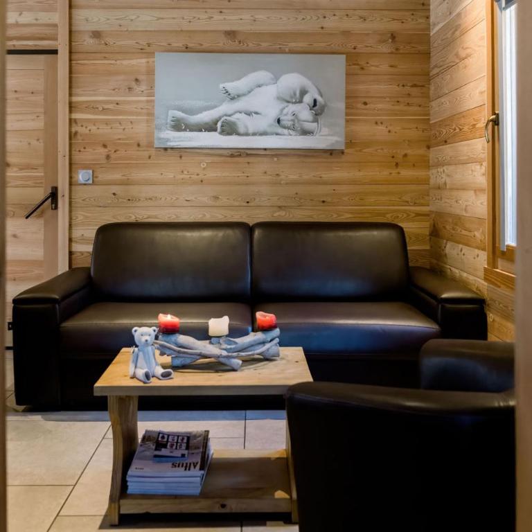 CHALET ANNAPURNA ET SON MAZOT, CHALETS D'HINOUKA SERRE CHEVALIER CHANTEMERLE 200 m des pistes - Chalet 3 Chambres - 11
