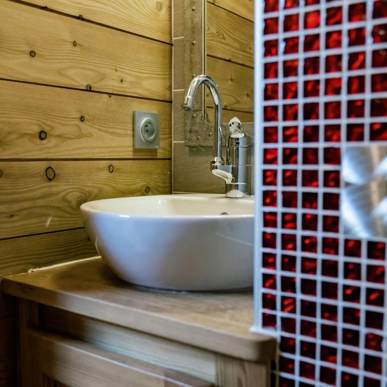 CHALET ANNAPURNA ET SON MAZOT, CHALETS D'HINOUKA SERRE CHEVALIER CHANTEMERLE 200 m des pistes - Chalet 3 Chambres - 20