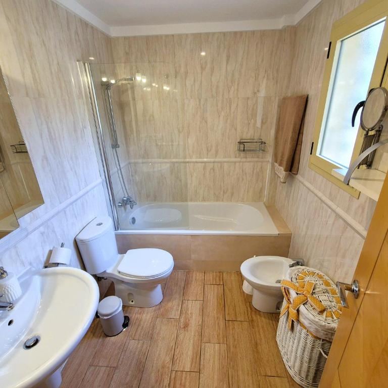 Apartamento Brisa Marina - Two-Bedroom Apartment - 10