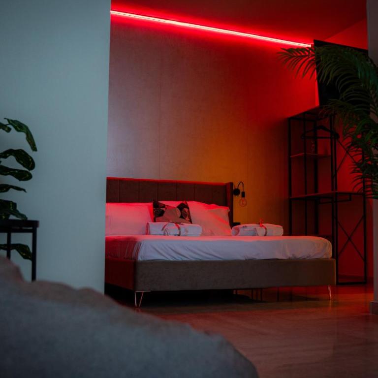 Moon Rooms By Celeste Rooms - Deluxe King Room - 7