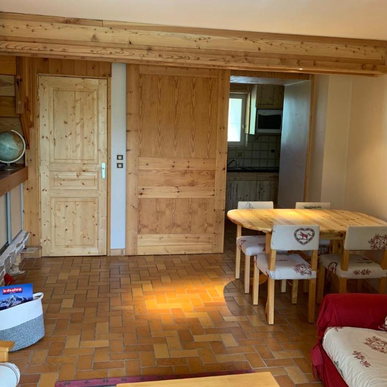 Appt familial face aux Grands Bains avec balcon - Appartement - 2