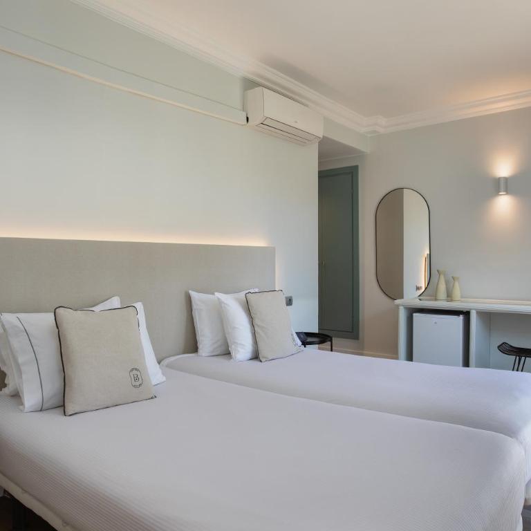 Hotel Montjoi by Brava Hoteles - Habitación Cuádruple Confort - 4