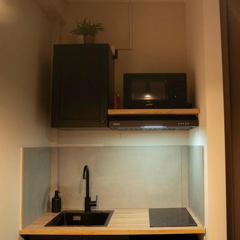 Suite 28 - One-Bedroom Apartment - 7