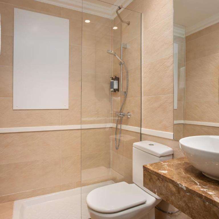 Hotel Montjoi by Brava Hoteles - Habitación Doble Básica - 4