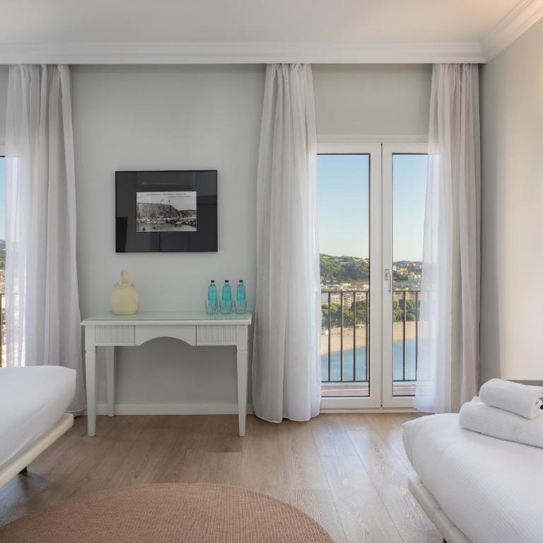 Hotel Montjoi by Brava Hoteles - Habitación Triple Superior con vistas al mar - 2