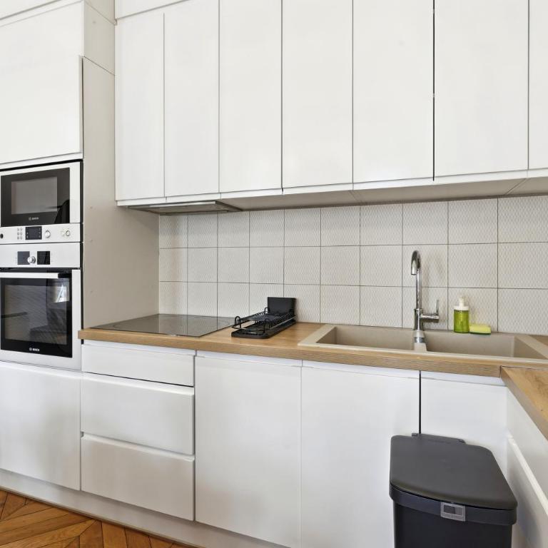 Vibrant 2BR Apartment Near Bastille & Le Marais - Two-Bedroom Apartment - 5