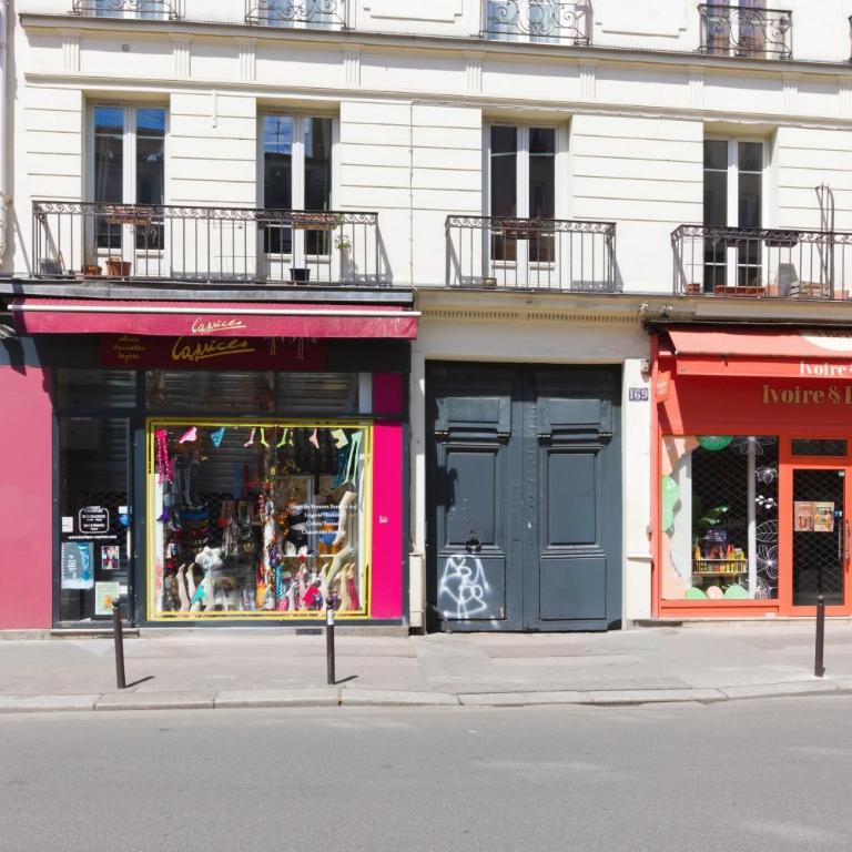 Vibrant 2BR Apartment Near Bastille & Le Marais - Two-Bedroom Apartment - 6