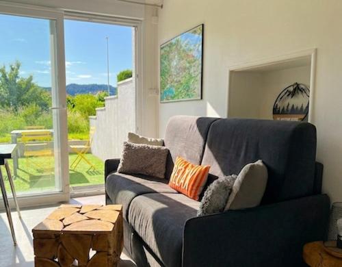 Appartement avec terrasse au calme- Marché 5 min - Two-Bedroom Apartment - 1