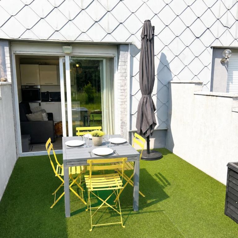 Appartement avec terrasse au calme- Marché 5 min - Two-Bedroom Apartment - 6