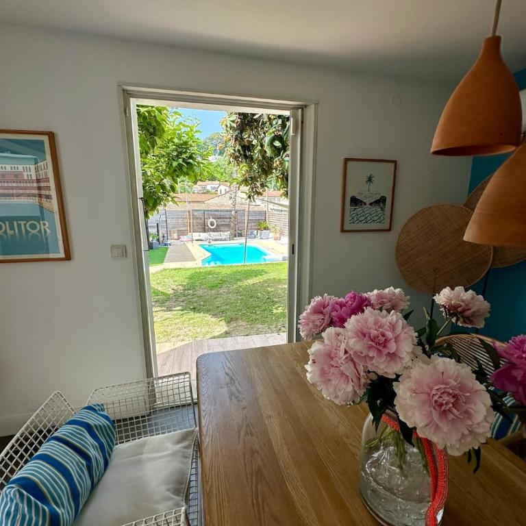 Belle maison de caractère au calme piscine - Villa - 18