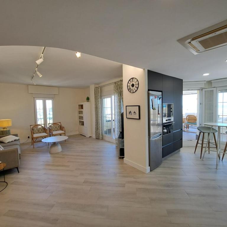 Ático de 3 dormitorios frontal al mar, Los Cisnes - By AC REAL - Three-Bedroom Superior Apartment - 3