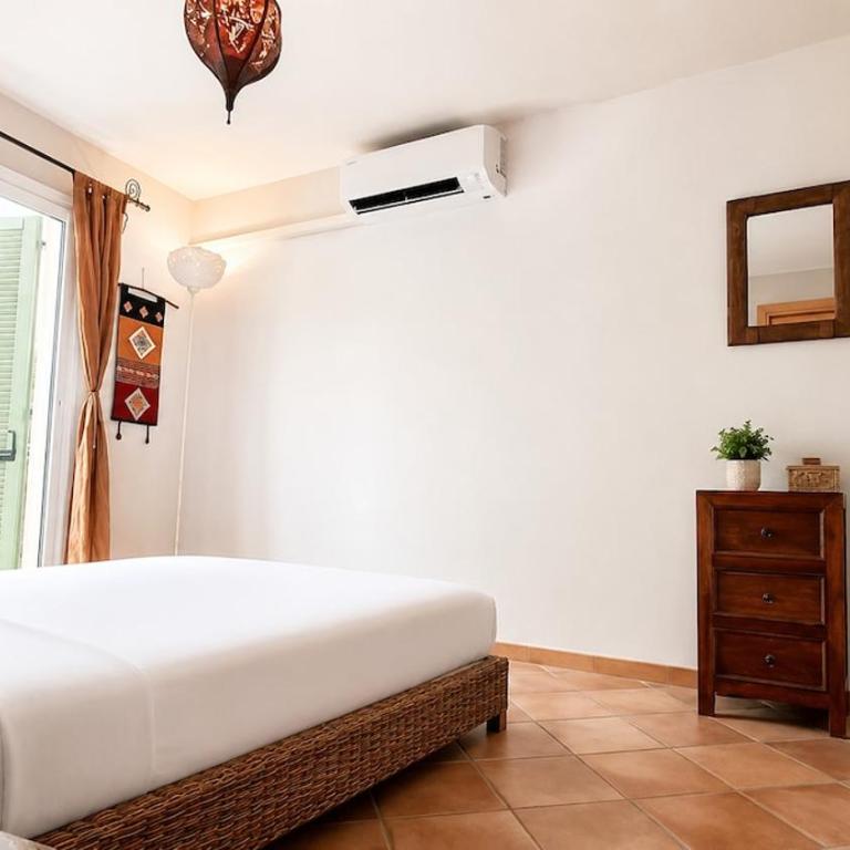 Provençal gem - large garden in Beaulieu - 6min walk to the beach - Appartement 2 Chambres - 4