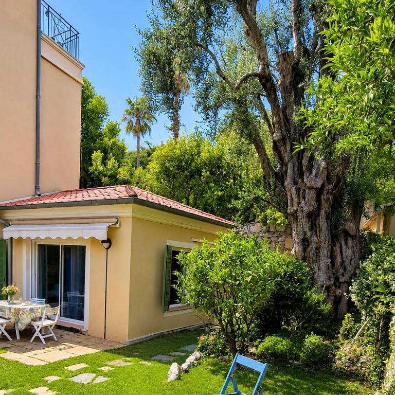 Provençal gem - large garden in Beaulieu - 6min walk to the beach - Appartement 2 Chambres - 7