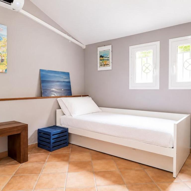 Provençal gem - large garden in Beaulieu - 6min walk to the beach - Appartement 2 Chambres - 8
