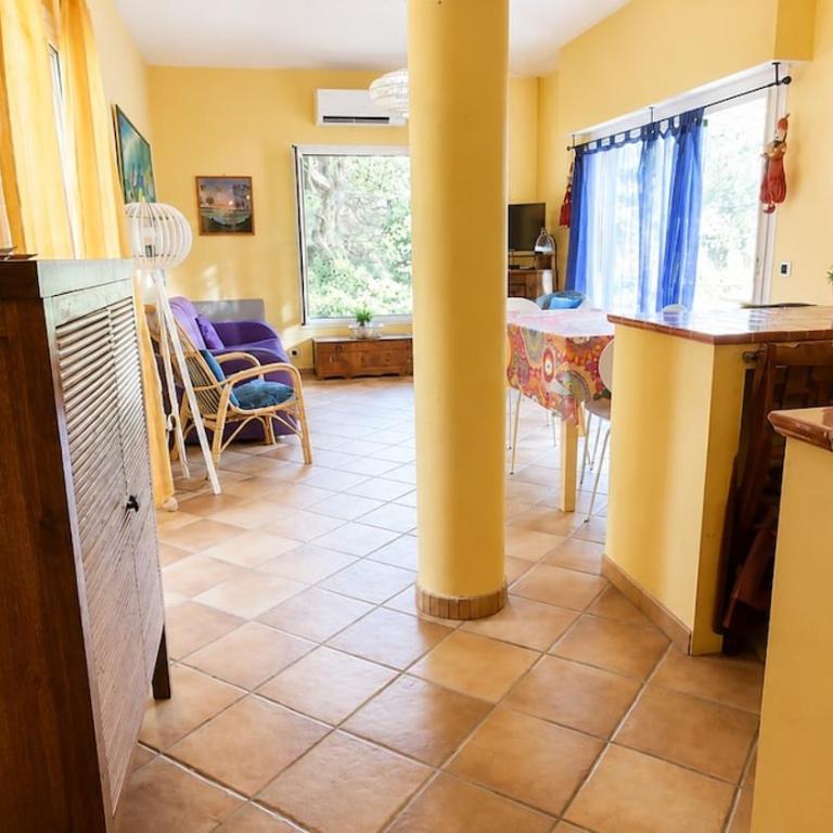 Provençal gem - large garden in Beaulieu - 6min walk to the beach - Appartement 2 Chambres - 10