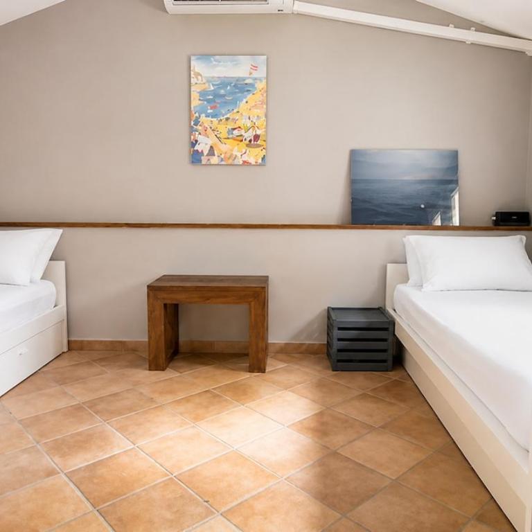 Provençal gem - large garden in Beaulieu - 6min walk to the beach - Appartement 2 Chambres - 12