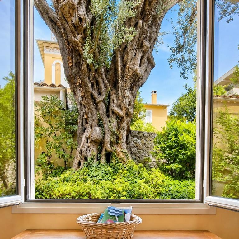 Provençal gem - large garden in Beaulieu - 6min walk to the beach - Appartement 2 Chambres - 13