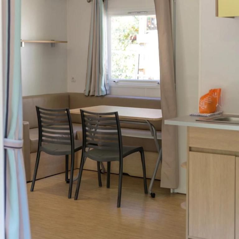 Camping 2 étoiles - Piscine - ccbgbhc - Mobile Home - 10