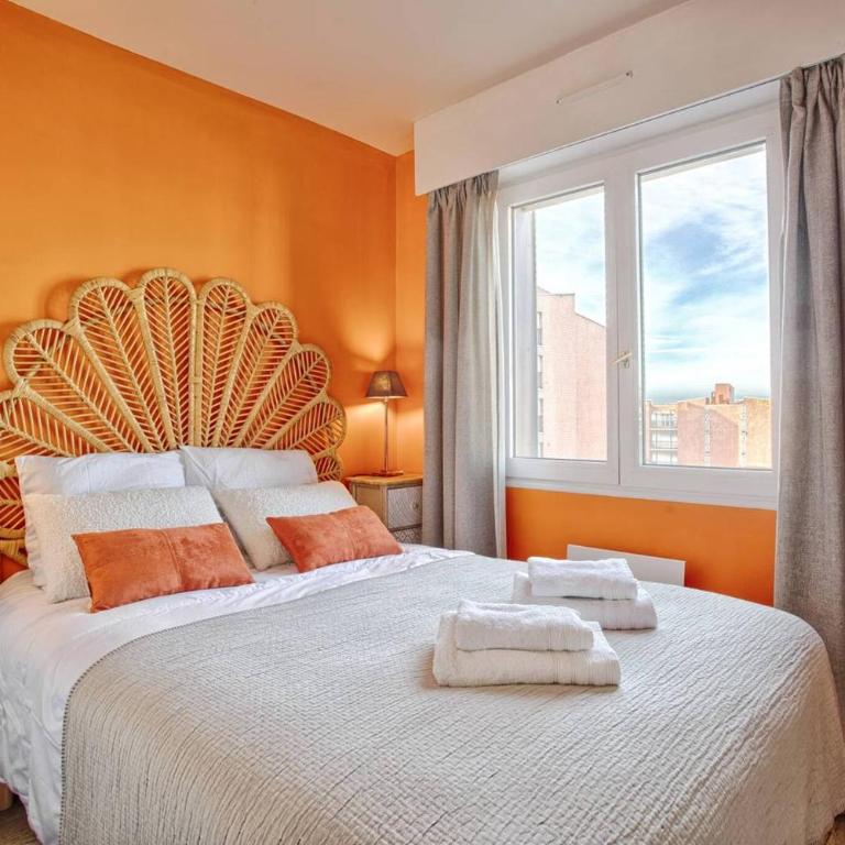 cabourg 2000, cabourg, 2 chambres avec bacon vue me - Two-Bedroom Apartment with Ocean View - 4