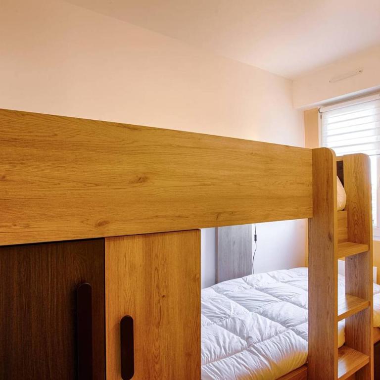 cabourg 2000, cabourg, 2 chambres avec bacon vue me - Two-Bedroom Apartment with Ocean View - 9