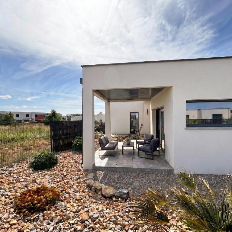 Villa Palmiers 5 min de la Mer, confortable 4 Personnes, parking free, - Two-Bedroom Villa - 1