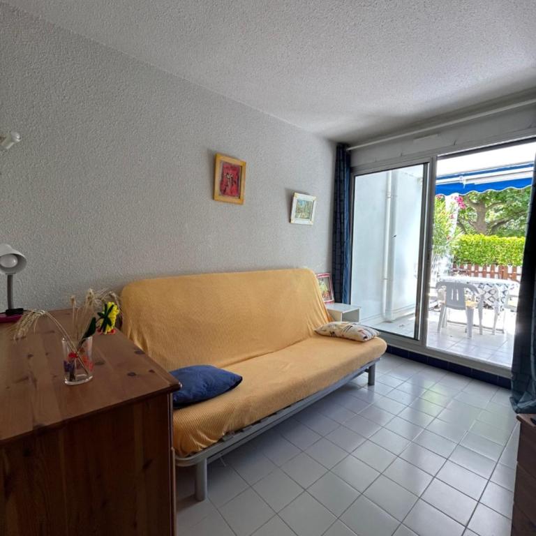 Vittoria Immobilier 4-REGLEMENT SUR PLACE -chèques vacances acceptés - One-Bedroom Apartment with Garden View - 3
