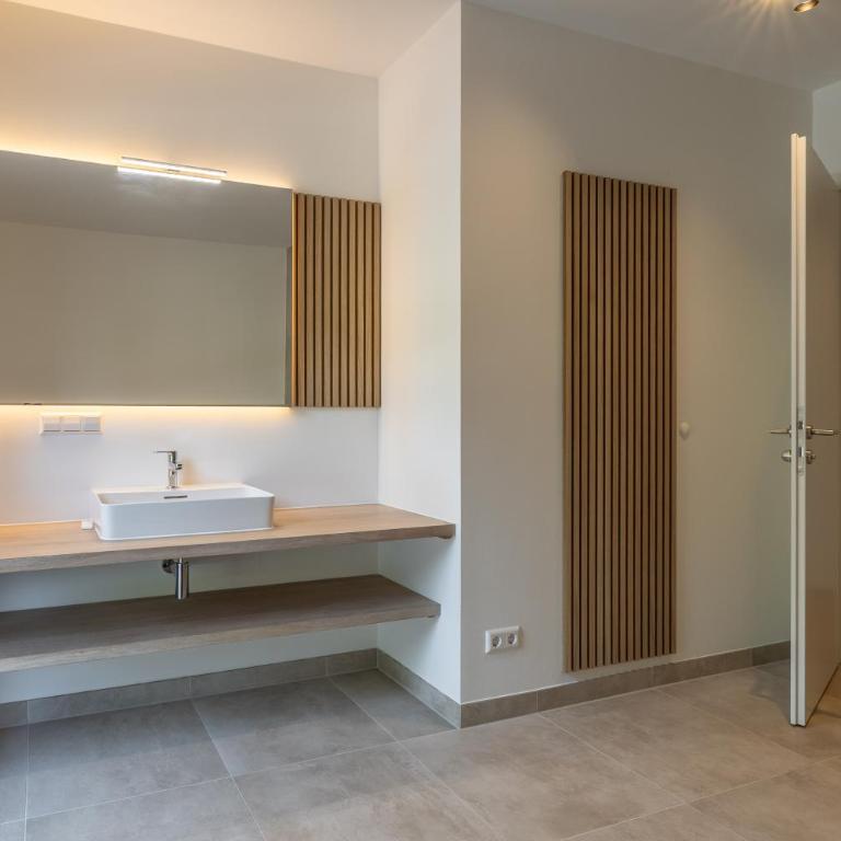 Alpine Suite Spot - Apartment mit 2 Schlafzimmern und Terrasse - 2