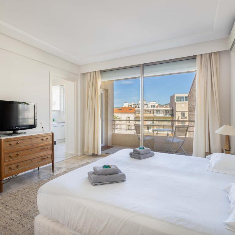 Agence des Résidences - Appartements privés du 45 CROISETTE - Standard - Studio avec Terrasse 15 - Vue sur la Ville - 1