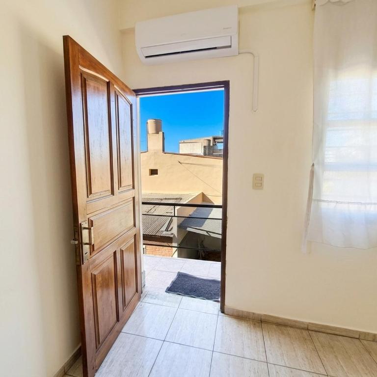 Dpto Grande - Ubicación estratégica - Apartamento de 2 dormitorios - 2