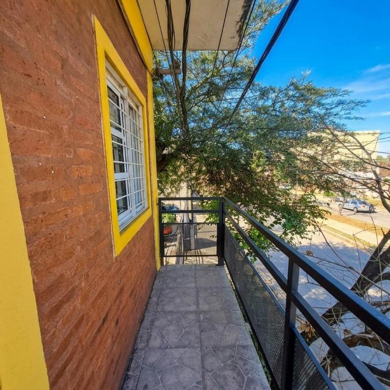 Dpto Grande - Ubicación estratégica - Apartamento de 2 dormitorios - 30