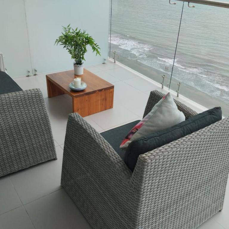 Hermoso departamento en Playa Azul - Two-Bedroom Apartment - 4