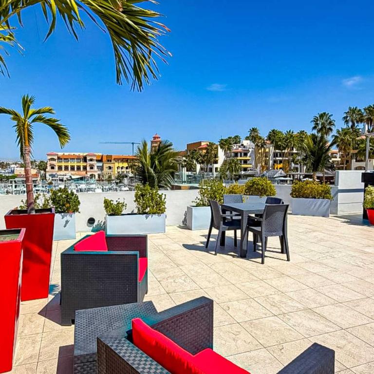 Ocean & Marina Views, Balcony & Rooftop Pool - Apartamento - 23