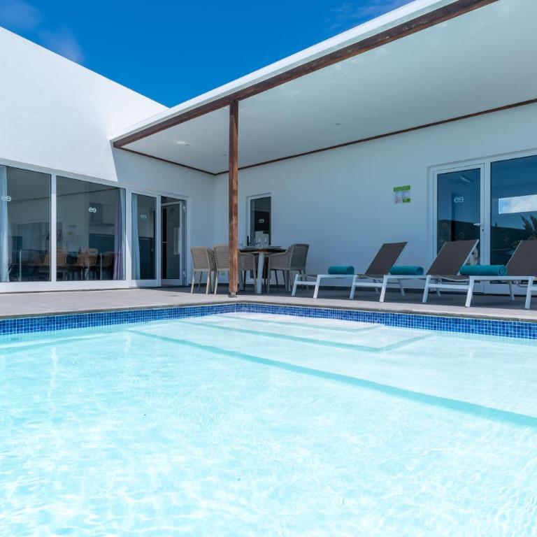 Ereza Villas Royal Deluxe Hoopoe- 9 - Three-Bedroom Apartment with Mountain View - 28