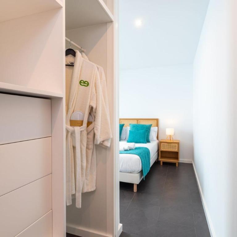 Ereza Villas Royal Deluxe Hoopoe- 9 - Three-Bedroom Apartment with Mountain View - 16