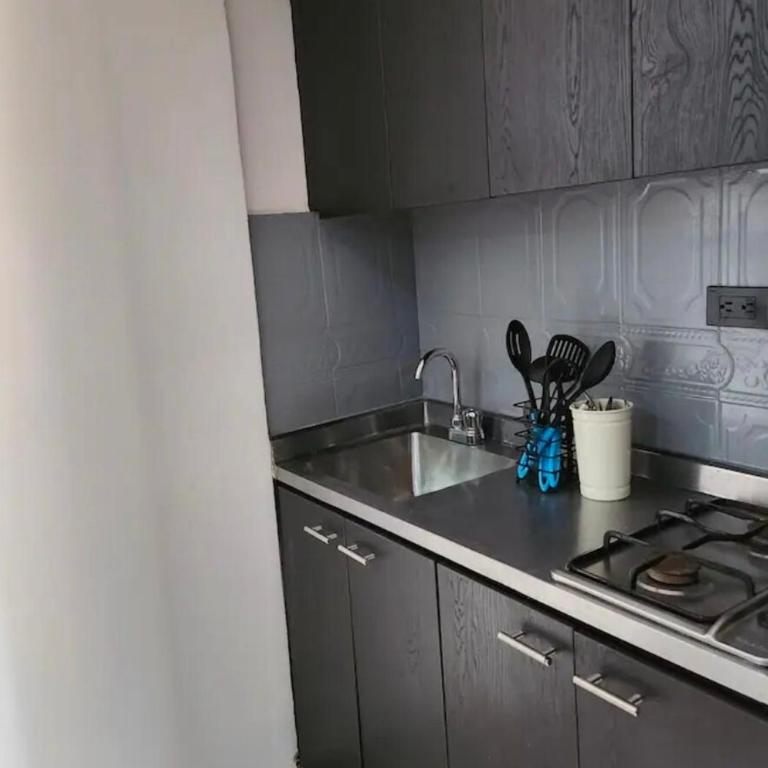 Floresta Chill Loft in Medellin wc Kitchen & AC - One-Bedroom Apartment - 4
