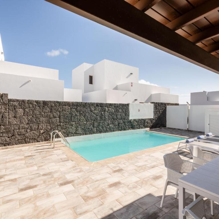 Ereza Villas La Granja-A - Villa with Garden View - 15