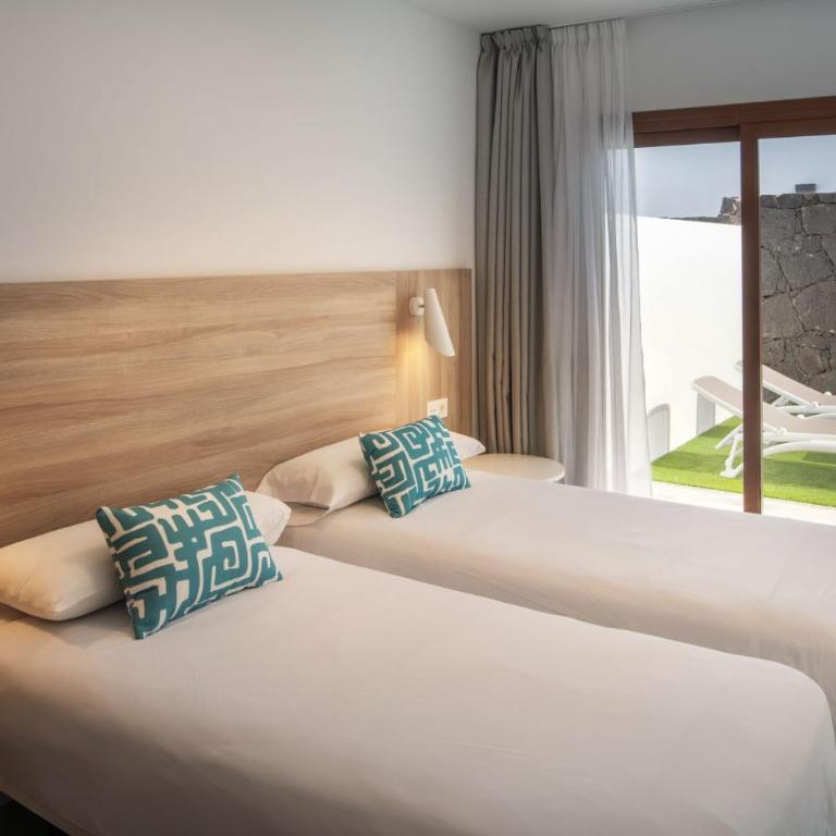 Ereza Villas La Granja-A - Villa with Garden View - 6
