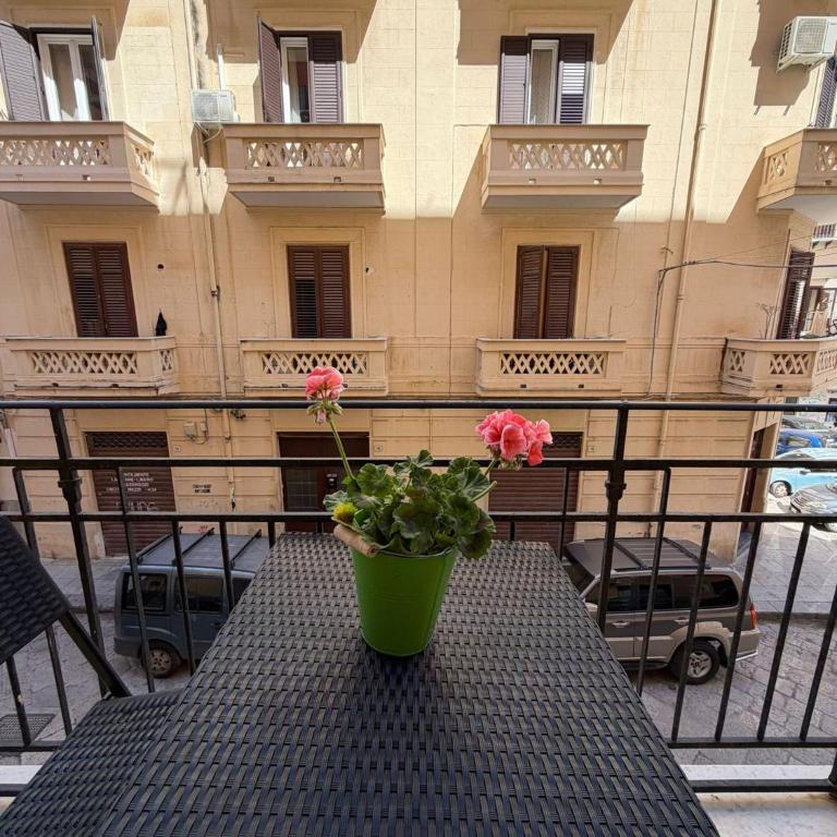 CasaMaCrì - Apartamento de 2 dormitorios con balcón - 2
